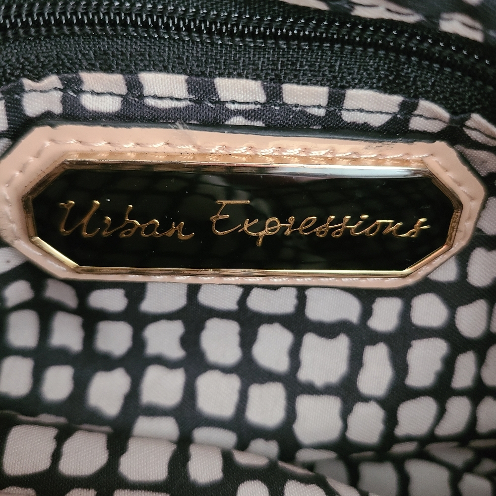 Urban Expressions Wristlet With Chainlink Shoulder Strap - Picture 3 of 8